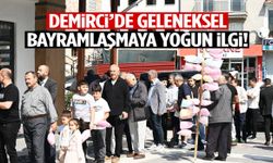 Demirci’de geleneksel bayramlaşmaya yoğun ilgi