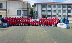 Manisa’da öğrenciler hokey ile tanıştı