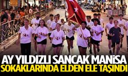 Ay yıldızlı sancak Manisa sokaklarında elden ele taşındı