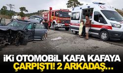 İki otomobil kafa kafaya çarpıştı! 2 arkadaş…