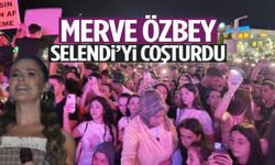 Merve Özbey Selendi’yi salladı!
