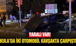 Kula’da iki otomobil kavşakta çarpıştı!