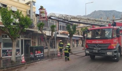 Şehzadeler'de et restoranında yangın