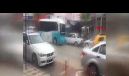 Turgutlu'da sağanak, su baskınlarına yol açtı