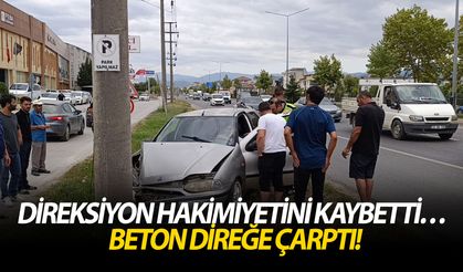 Direksiyon hakimiyetini kaybetti… Beton direğe çarptı!