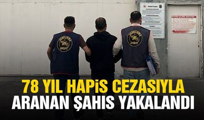 78 yıl hapis cezasıyla aranıyordu… Akhisar’da yakayı ele verdi!