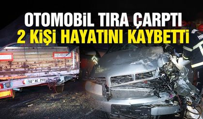 Otomobil tıra çarptı: 2 ölü