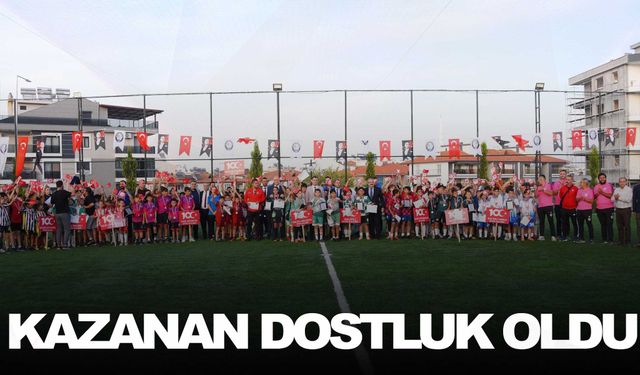 Manisa’da Cumhuriyet Futbol Turnuvası tamamlandı