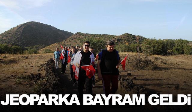 Jeoprakta bayram yürüyüşü