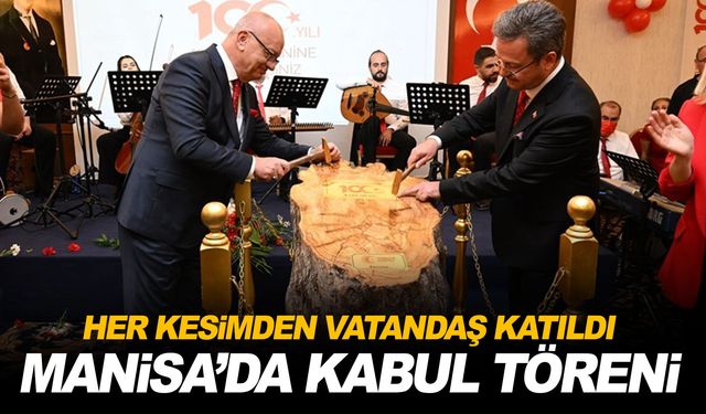 Manisa'da kabul töreni... Manisa Valisi vatandaşları ağırladı