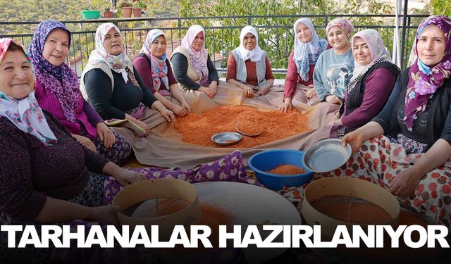 Manisalı kadınlar imece usulü tarhana yapıyor