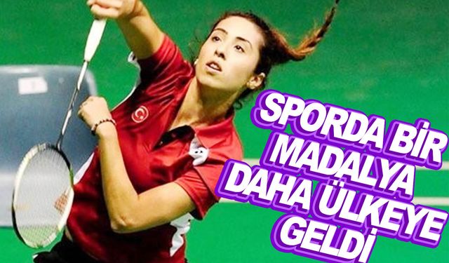 Milli badmintoncu Özge Bayrak, Çekya'da gümüş madalya aldı