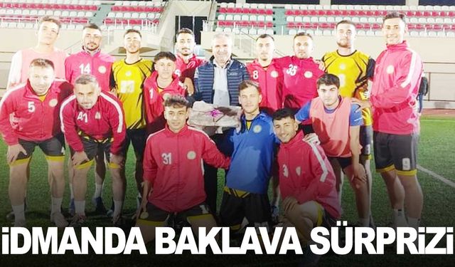 Sarıgöl Belediyespor'a baklavalı sürpriz