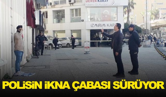 İzmir’de hareketli dakikalar! Başına silah dayadı!