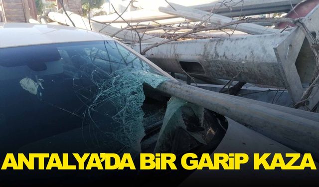 Antalya’da bir garip kaza… Olayla alakaları yok ama araçları zarar gördü