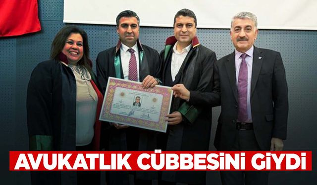 Cenk Arslan avukatlık cübbesini giydi