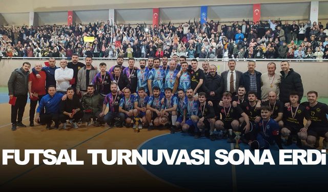 Demirci'de düzenlenen futsal turnuvası sona erdi