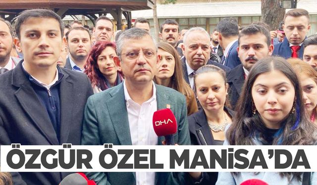 Özgür Özel gençlerle bir araya geldi