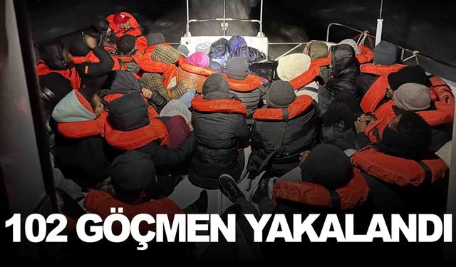 İzmir açıklarında 102 düzensiz göçmen yakalandı