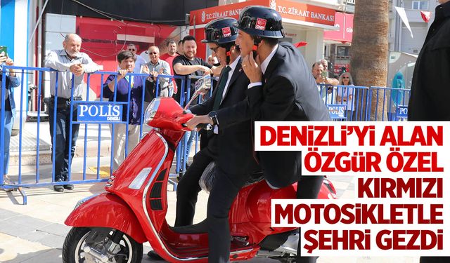 Sözünü tutan CHP Lideri Özel belediyeye kırmızı motosikletle gitti