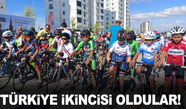 Akhisar İlçe Spor Kulübü, Türkiye ikincisi oldu