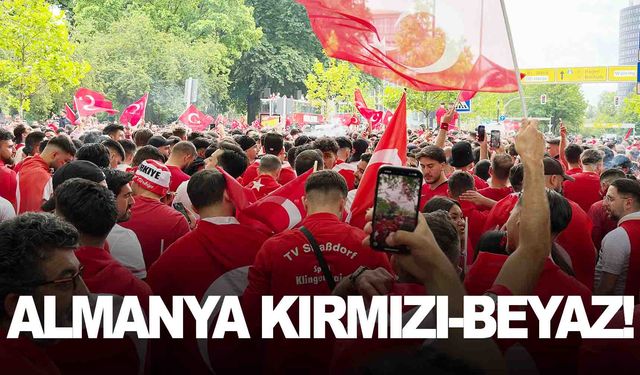 Almanya kırmızı-beyaz… Türk taraftarlar maça hazır!