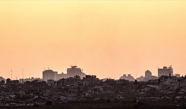 İsrail ordusu, Gazze Şeridi'nin orta kesimlerinde ve güneydeki Refah'ta saldırılara devam ediyor