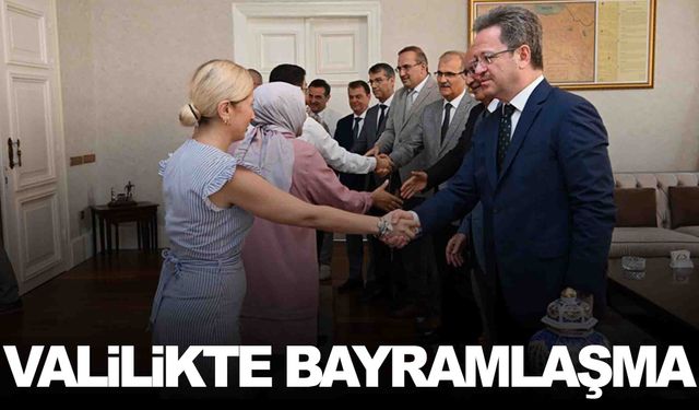 Vali Ünlü, personeli ile bayramlaştı