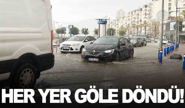 İzmir’de yaz yağmuru yıktı geçti!