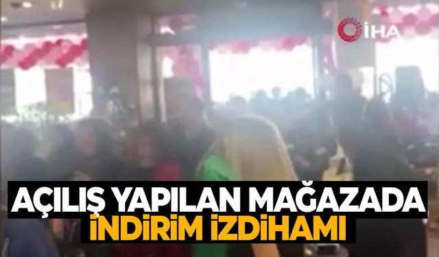 Teknoloji mağazasında indirim izdihamı! O anlar kamerada!