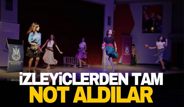 Şehzadeler Belediyesi Tiyatro Okulu öğrencileri izleyiciden tam not aldı