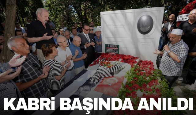 Süleyman Seba, kabri başında anıldı