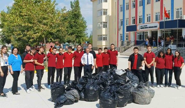 Öğrencilerden örnek proje… 75 kilogram atık topladılar