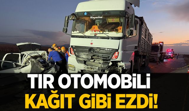 Afyonkarahisar’da feci kaza! Tırla otomobil çarpıştı: 3 kişi öldü