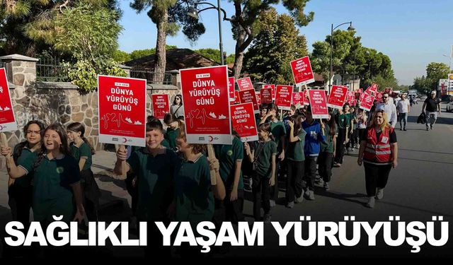 Türk Kızılay’ın etkinliğinde sağlıklı yaşam için yürüdüler