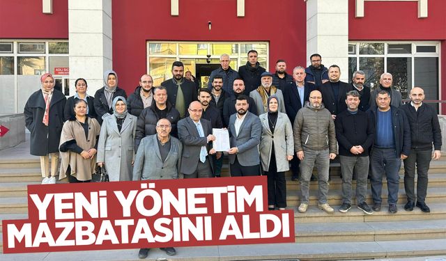 AK Parti Turgutlu İlçe Başkanlığı’nda yeni yönetim mazbatasını aldı