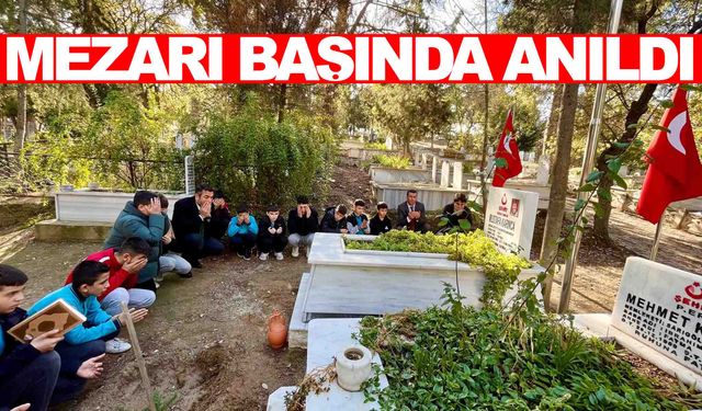 Manisalı şehit öğretmen unutulmadı... Mezarı başında anıldı