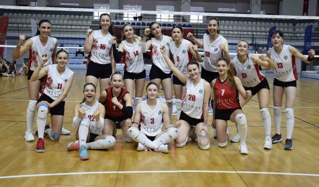 Turgutlu Belediyesi kadın voleybol takımı sezonu tamamladı