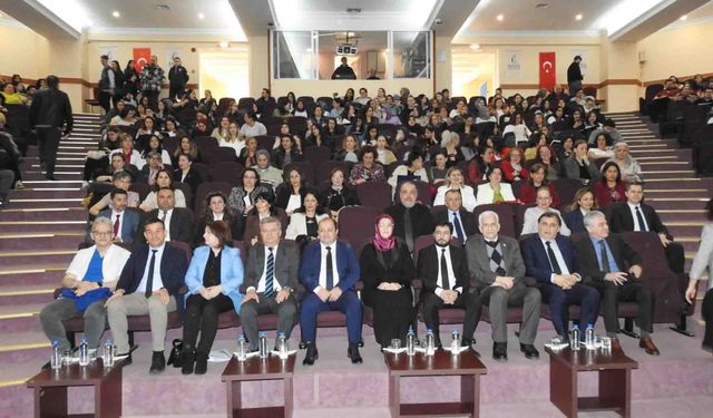Manisa’da ‘normal doğum’ semineri