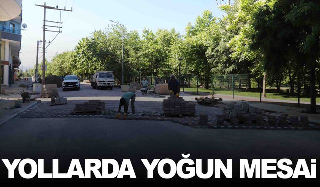Turgutlu’da yol yenileme çalışmaları tüm hızıyla sürüyor