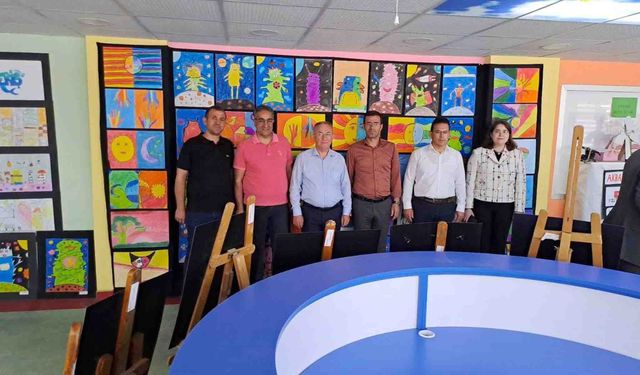 Sarıgöl’de öğrencilerin yıl sonu resim sergisi beğeni topladı