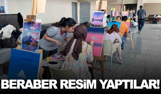 Yunusemre’de öğrenciler velileriyle resim yaptı