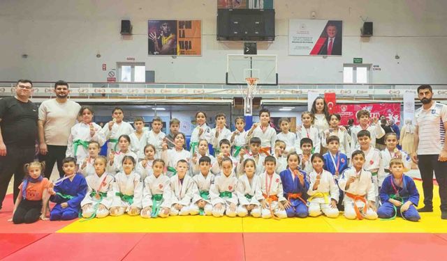 Yunusemreli minik judocular madalyaya doymuyor