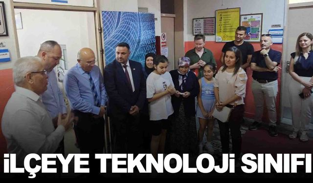 Manisa’nın ilçesinde okula ‘Bilişim teknolojileri sınıfı’ açıldı