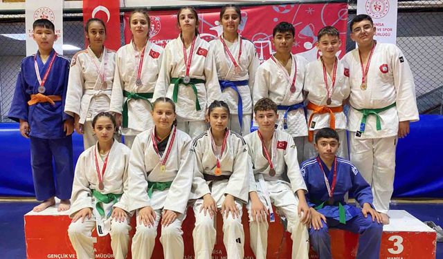 Salihlili judocuların yıldızı Manisa’da parladı