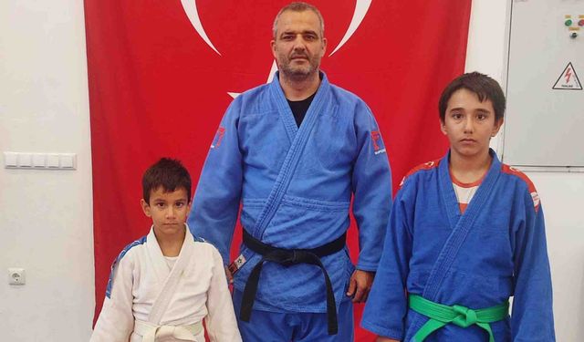Manisalı baba ve oğulları judoda aynı yolda buluştu