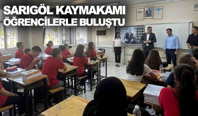 Kaymakam öğrencilerle yeni eğitim yılını karşıladı