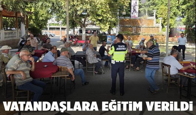 Salihli’de polis ve jandarmadan vatandaşlara trafik eğitimi