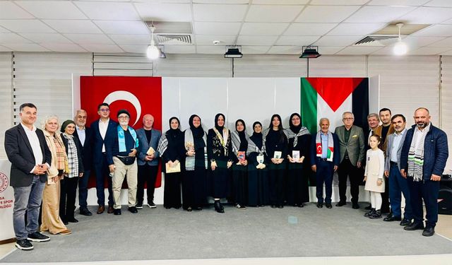 Manisa’da “Kudüs Güvercinleri Şiir Gecesi” düzenlendi