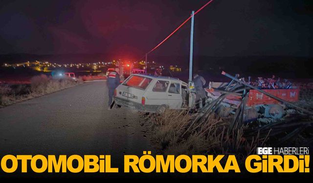 Otomobil traktör römorkuna çarptı: 2 yaralı